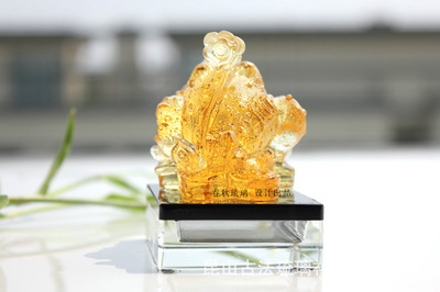 春秋实体工厂直供 古法琉璃如意金蟾汽车香水座，工艺与美学的完美融合