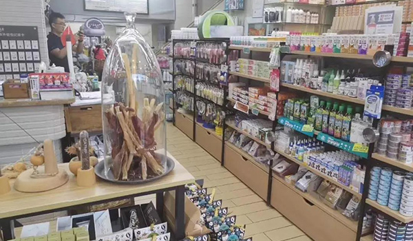 疫情下欧美宠物用品抢购潮 互联网工艺品销售的新机遇